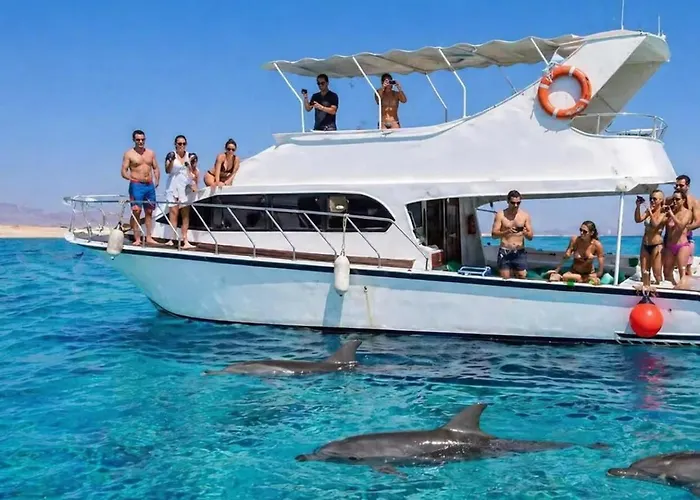 Queen Laila Boat Private Snorkeling Trip In Hurgahada *